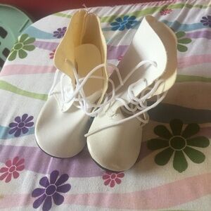 American Girl truly me ice skating shoes for 18” doll
